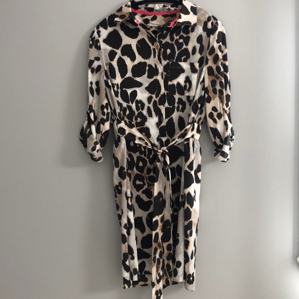 Eliza J Size 14 belted dress with adjustable sleeve length.